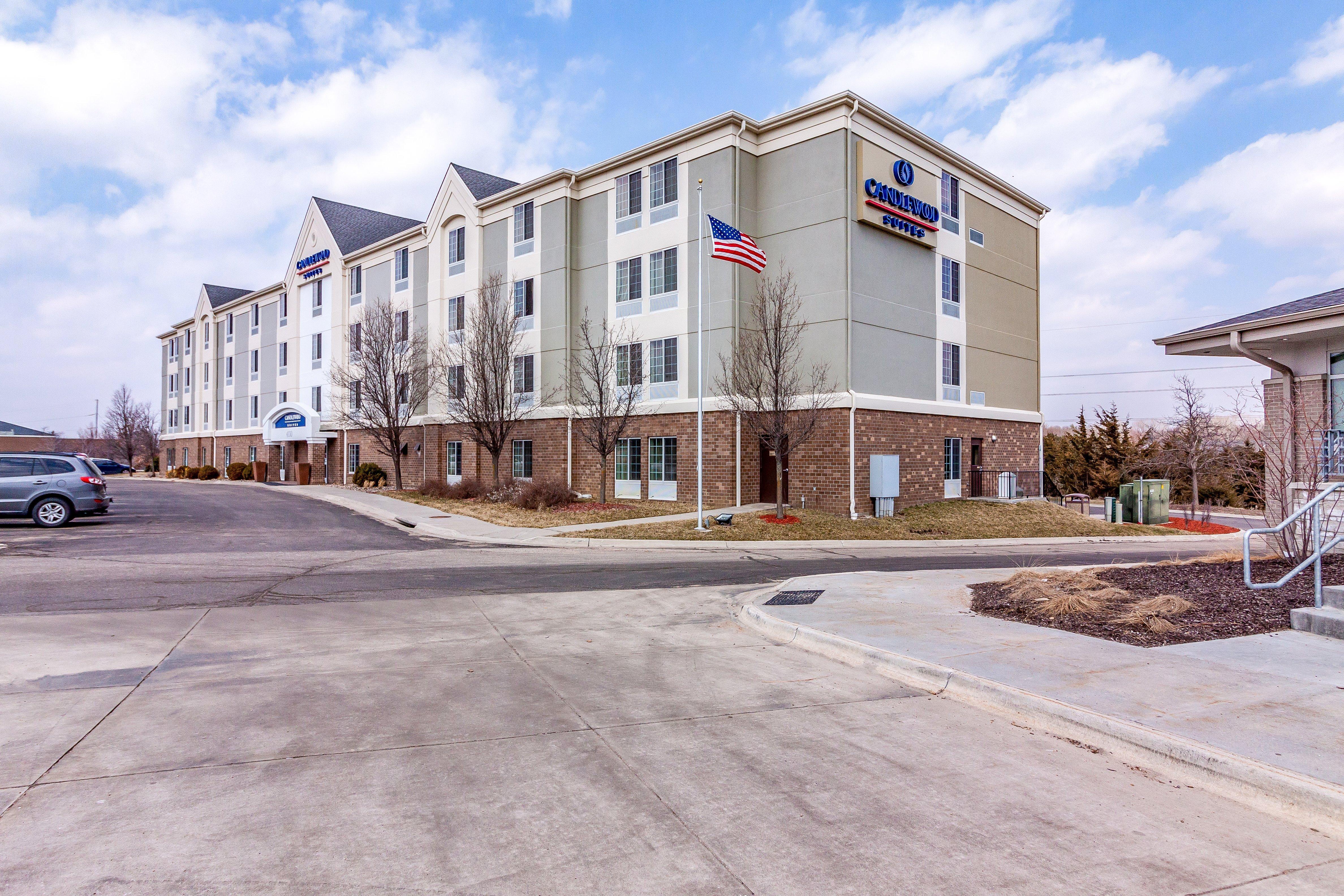 Candlewood Suites Lincoln By Ihg Bagian luar foto