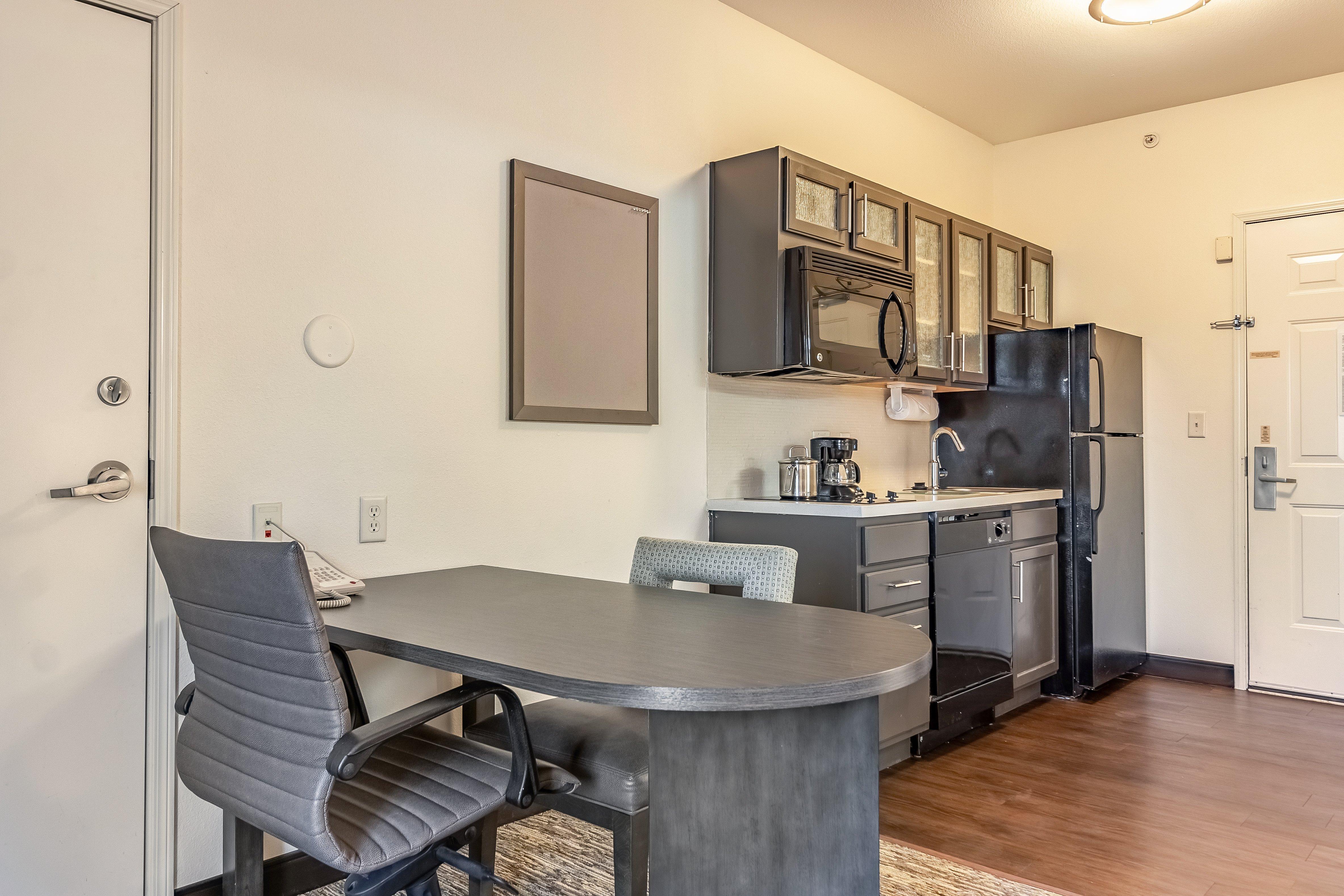 Candlewood Suites Lincoln By Ihg Bagian luar foto