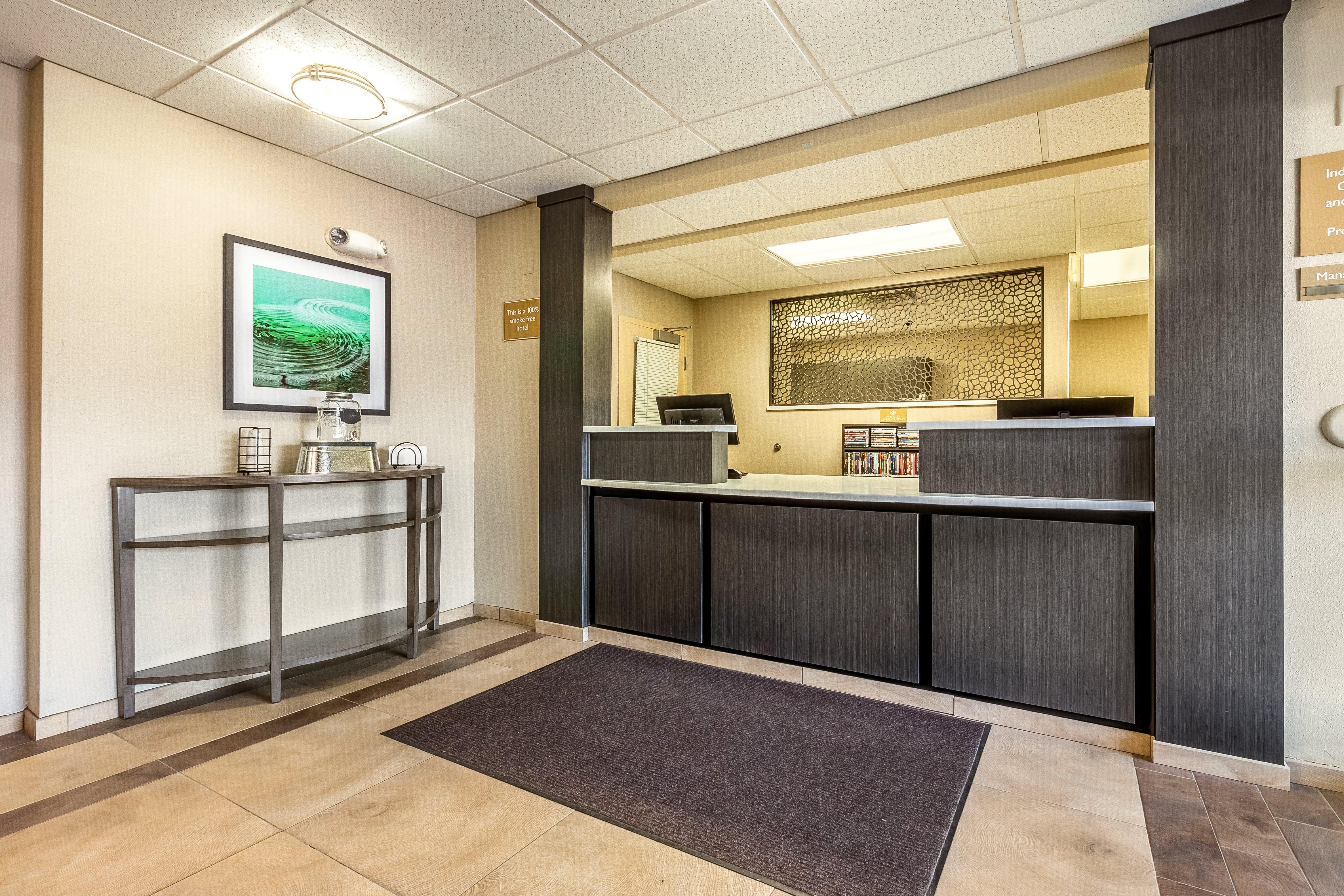 Candlewood Suites Lincoln By Ihg Bagian luar foto