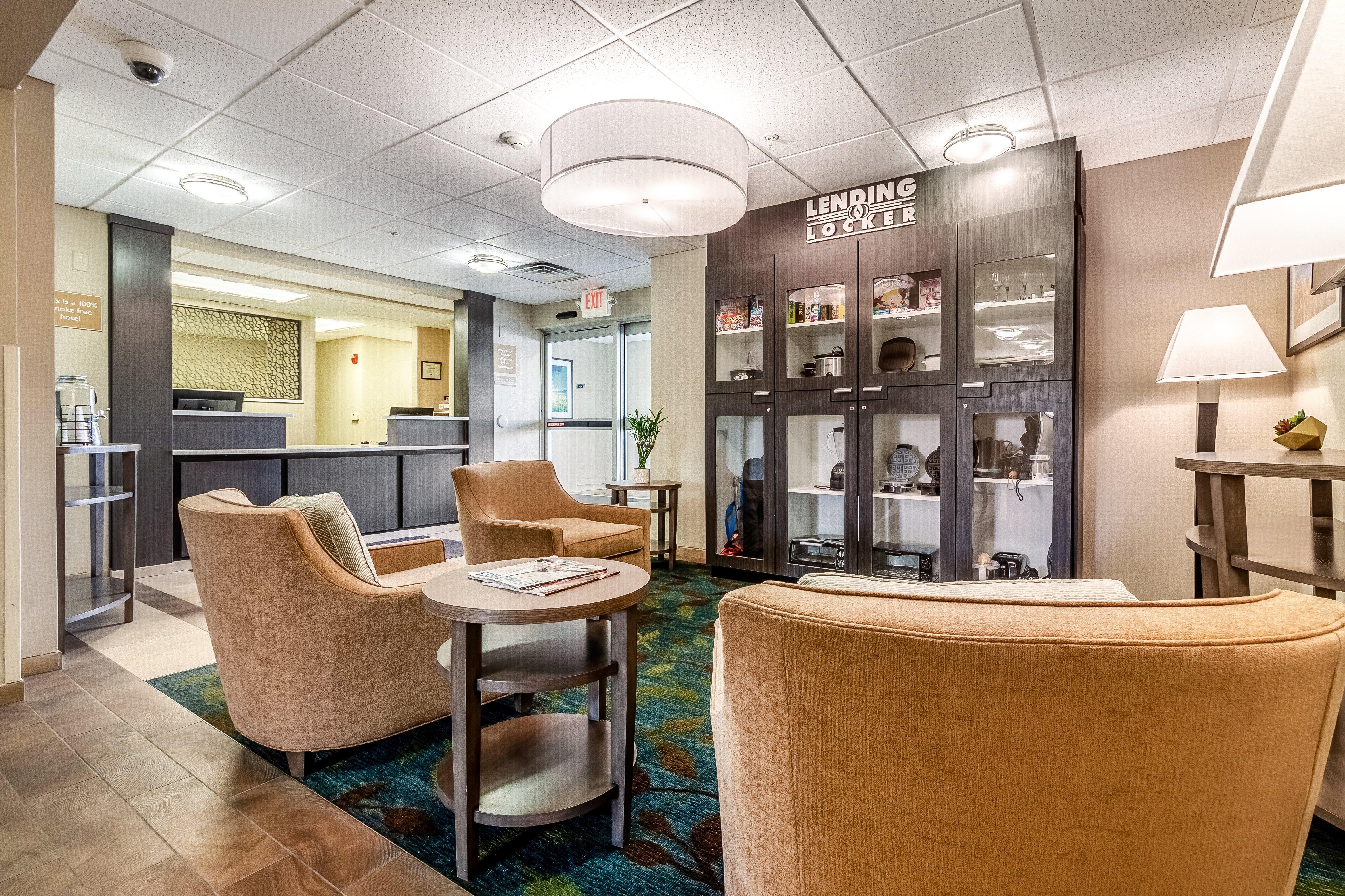 Candlewood Suites Lincoln By Ihg Bagian luar foto