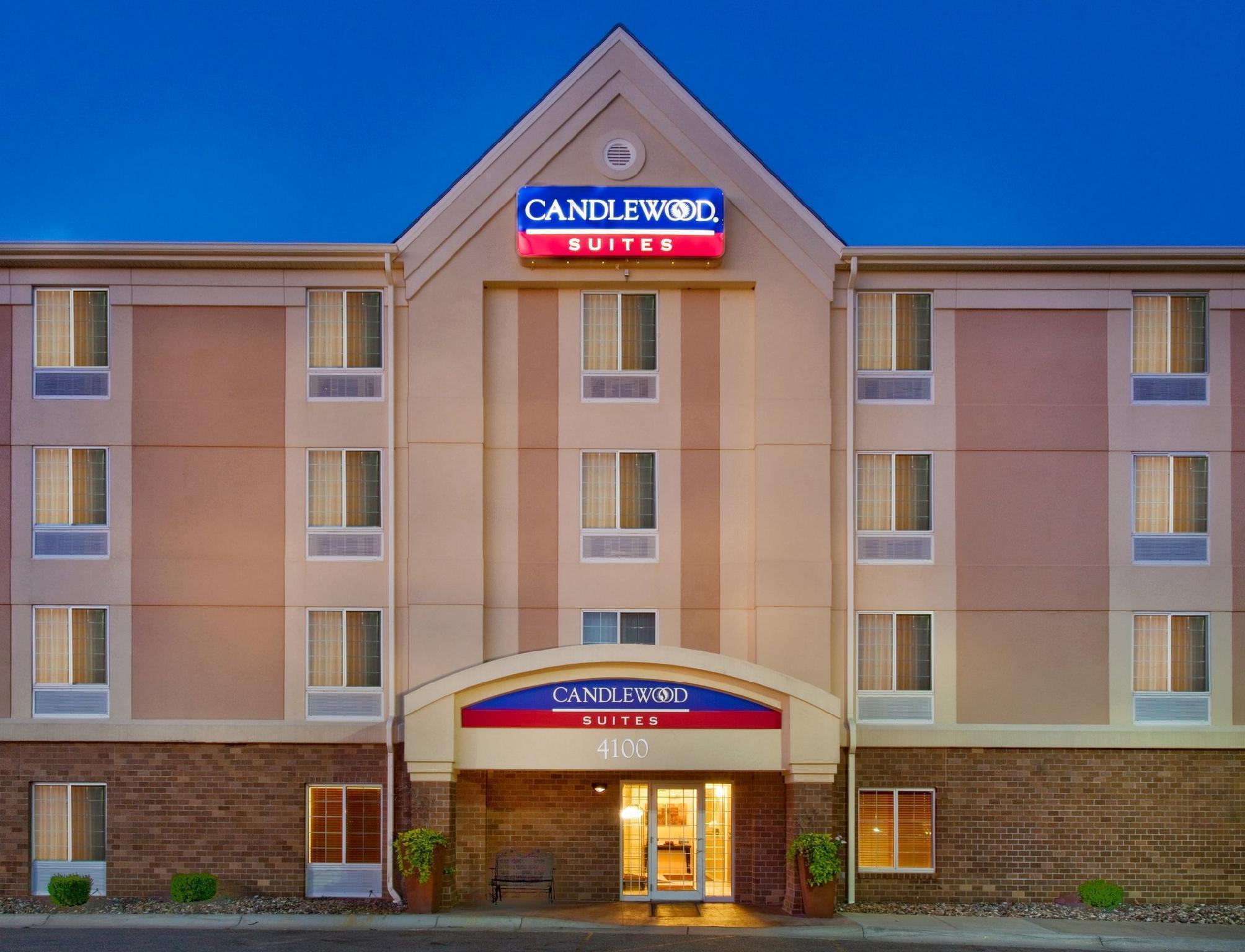 Candlewood Suites Lincoln By Ihg Bagian luar foto