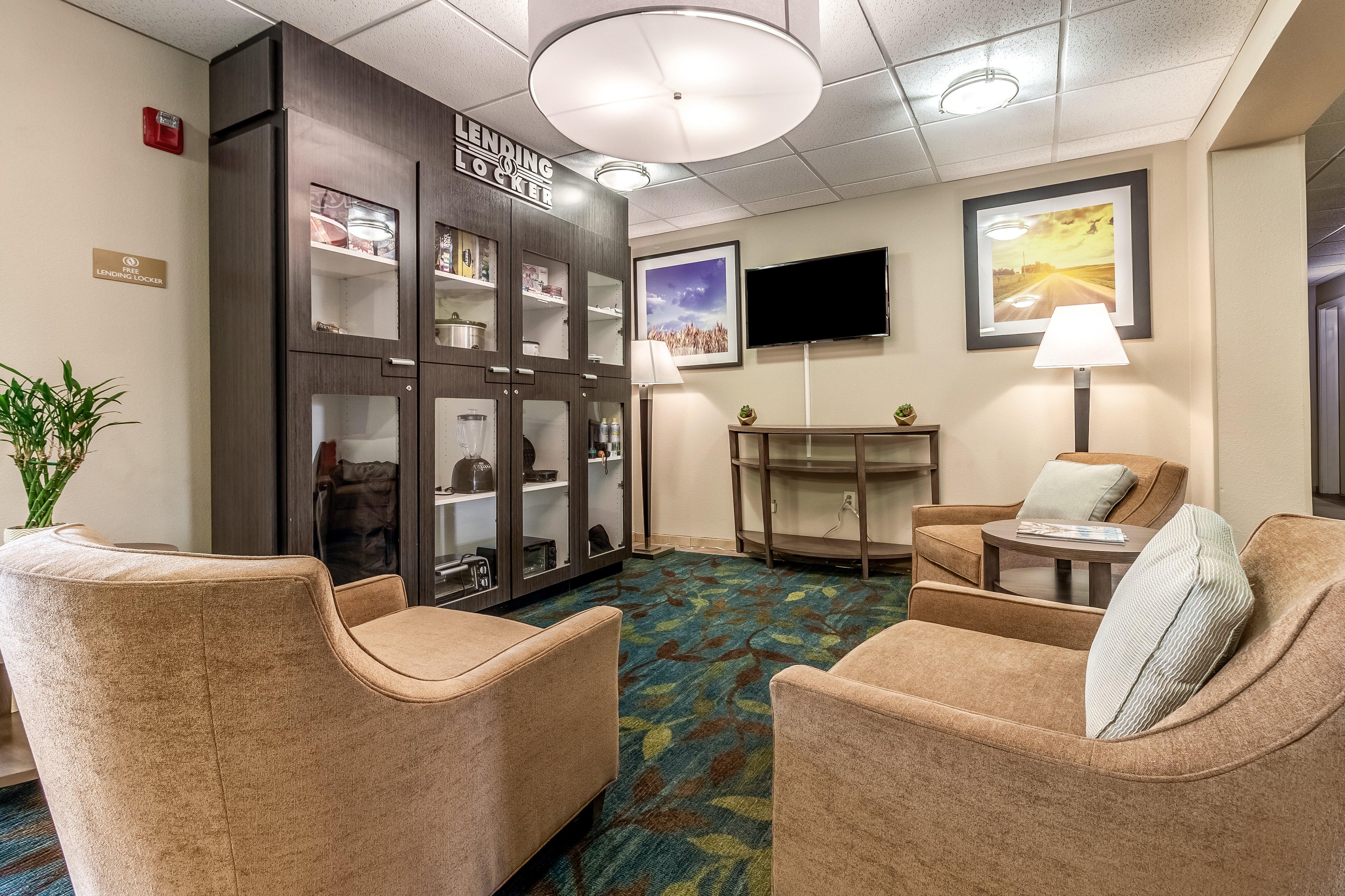 Candlewood Suites Lincoln By Ihg Bagian luar foto