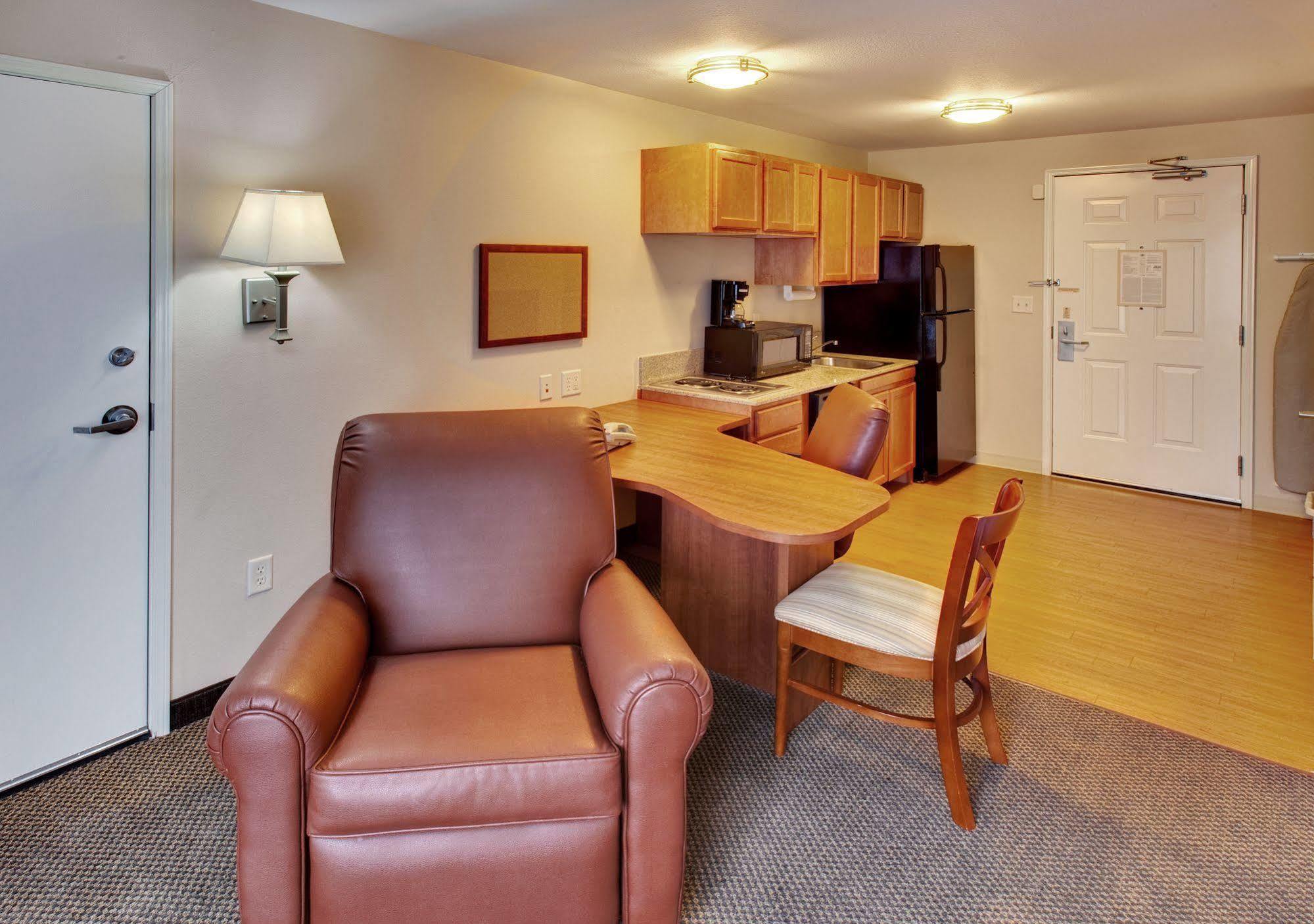 Candlewood Suites Lincoln By Ihg Ruang foto