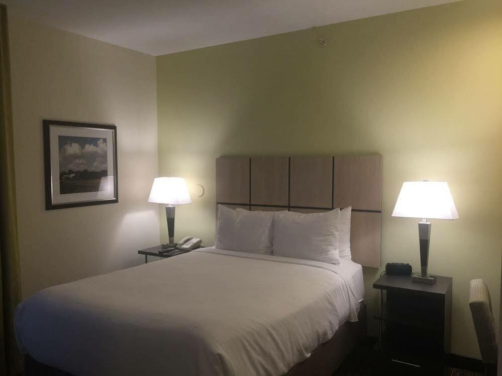 Candlewood Suites Lincoln By Ihg Bagian luar foto