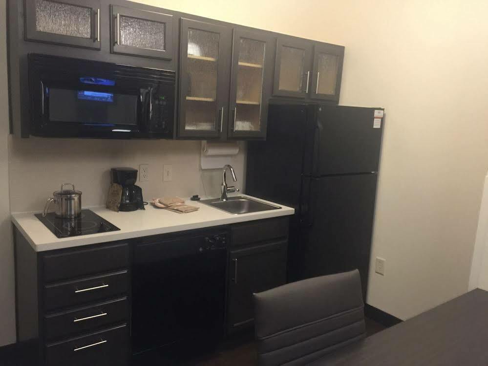 Candlewood Suites Lincoln By Ihg Bagian luar foto