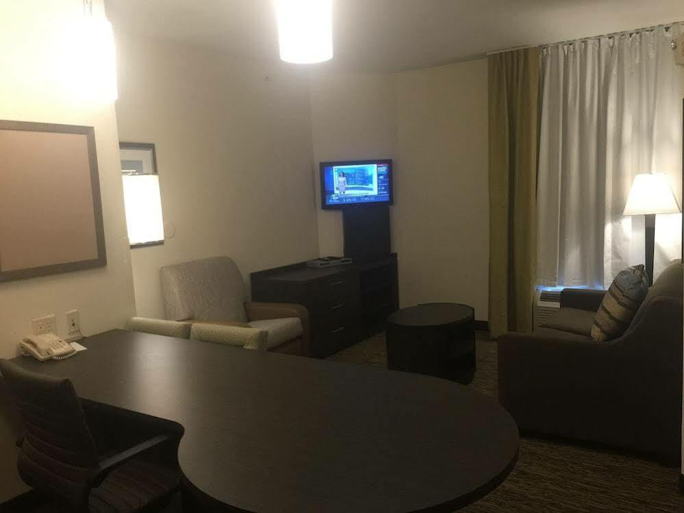 Candlewood Suites Lincoln By Ihg Bagian luar foto