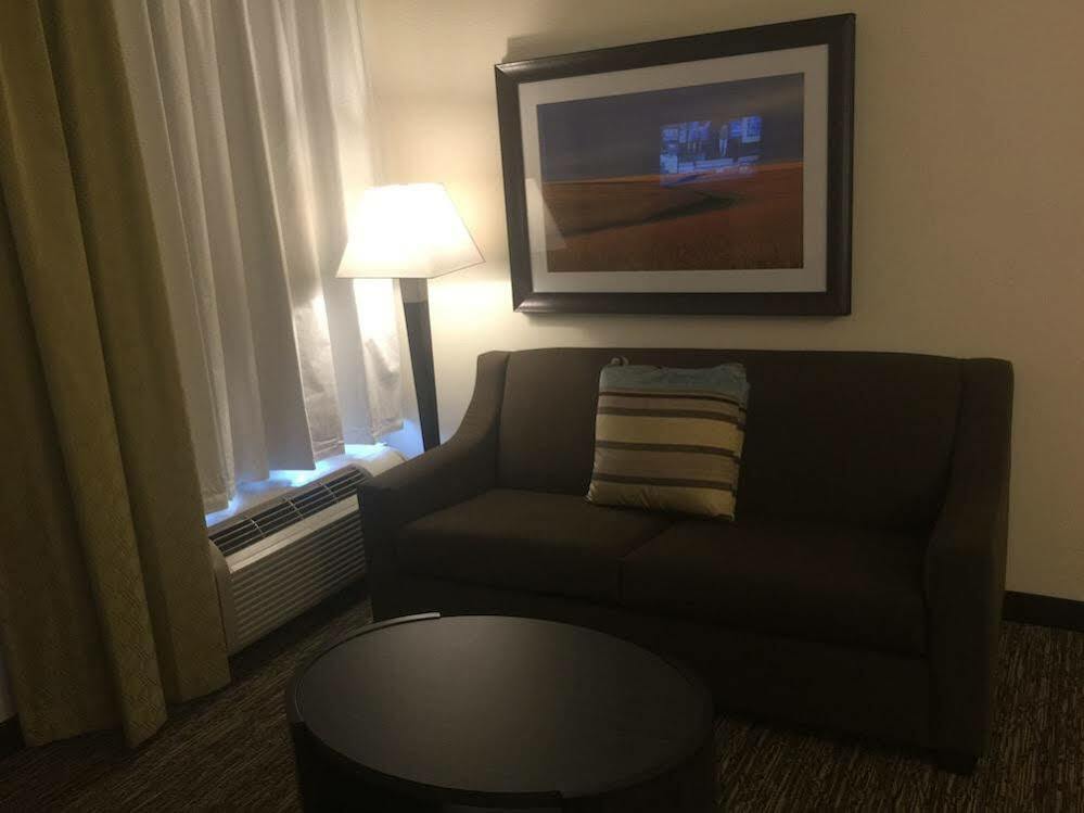 Candlewood Suites Lincoln By Ihg Bagian luar foto